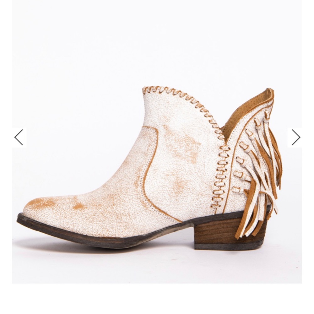 Circle G by corral fringe booties